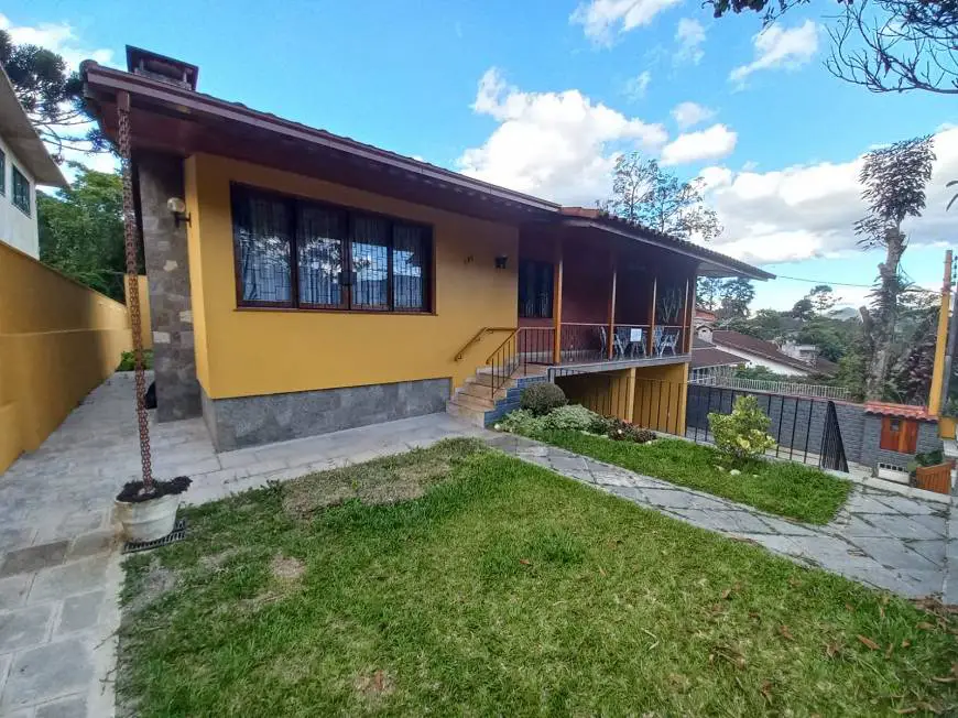 Foto 1 de Casa com 5 Quartos à venda, 150m² em Iúcas, Teresópolis