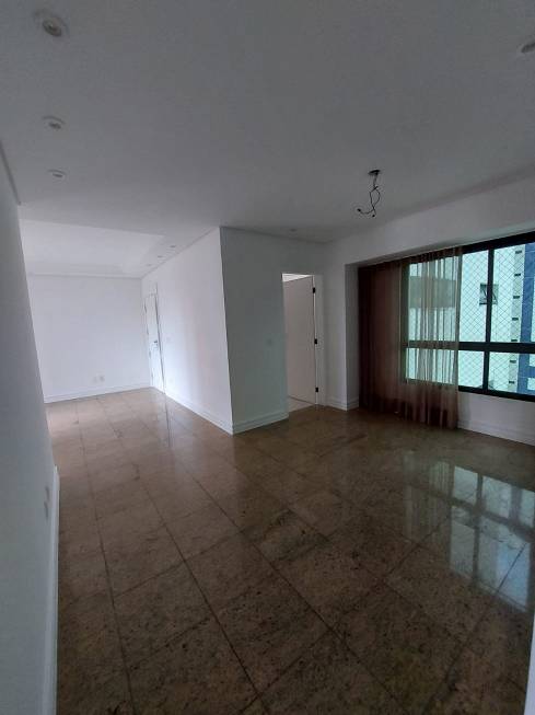 Foto 3 de Apartamento com 4 Quartos para alugar, 135m² em Candeal, Salvador