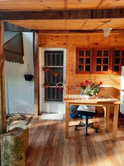 Foto 1 de Casa com 2 Quartos para alugar, 250m² em Centro, Santo Antônio do Pinhal
