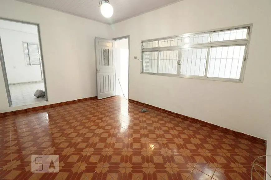 Foto 3 de Casa com 2 Quartos para alugar, 182m² em Jardim Santa Emília, São Paulo