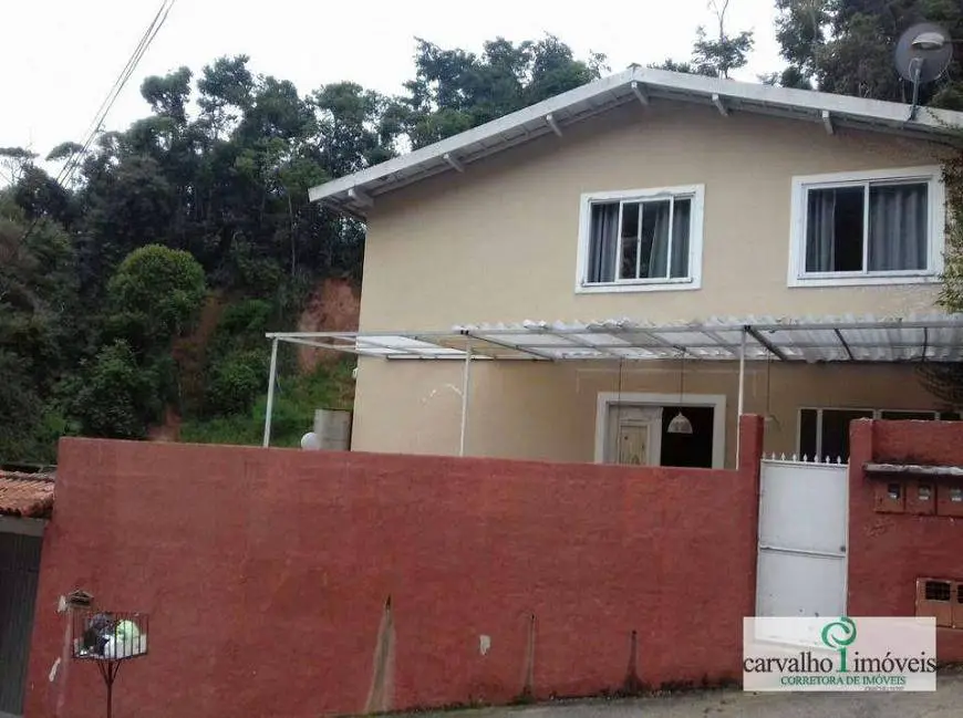 Foto 1 de Casa com 4 Quartos à venda, 160m² em Fazendinha, Teresópolis