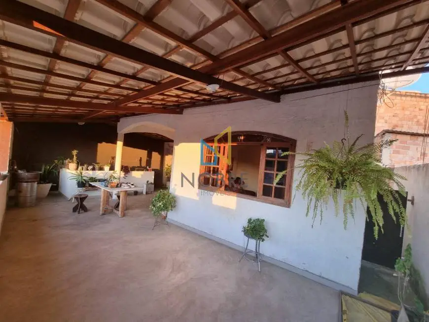 Foto 1 de Casa com 4 Quartos à venda, 200m² em Palmeiras Parque Durval de Barros, Ibirite