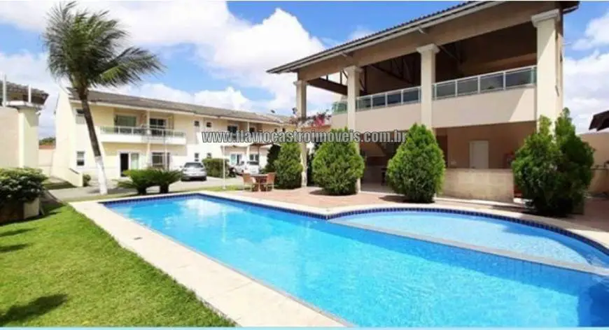 Foto 1 de Casa de Condomínio com 2 Quartos à venda, 76m² em Barroso, Fortaleza