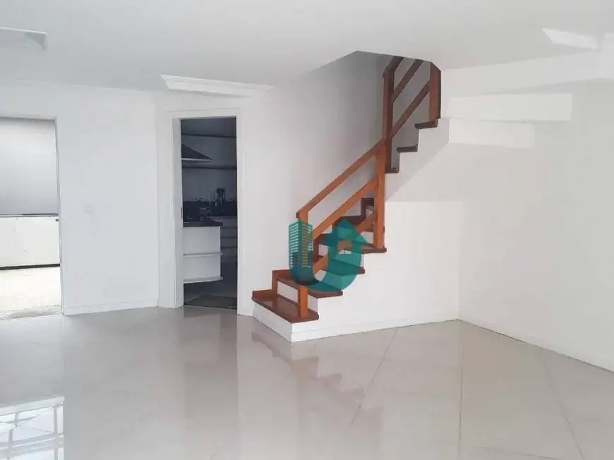 Foto 2 de Casa de Condomínio com 4 Quartos à venda, 134m² em Bairro Alto, Curitiba