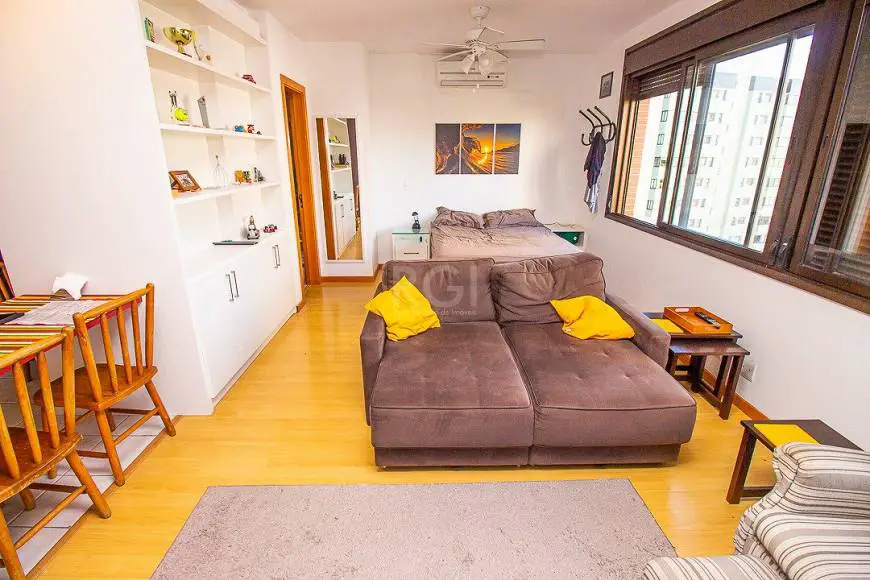 Foto 3 de Apartamento com 1 Quarto à venda, 42m² em Três Figueiras, Porto Alegre