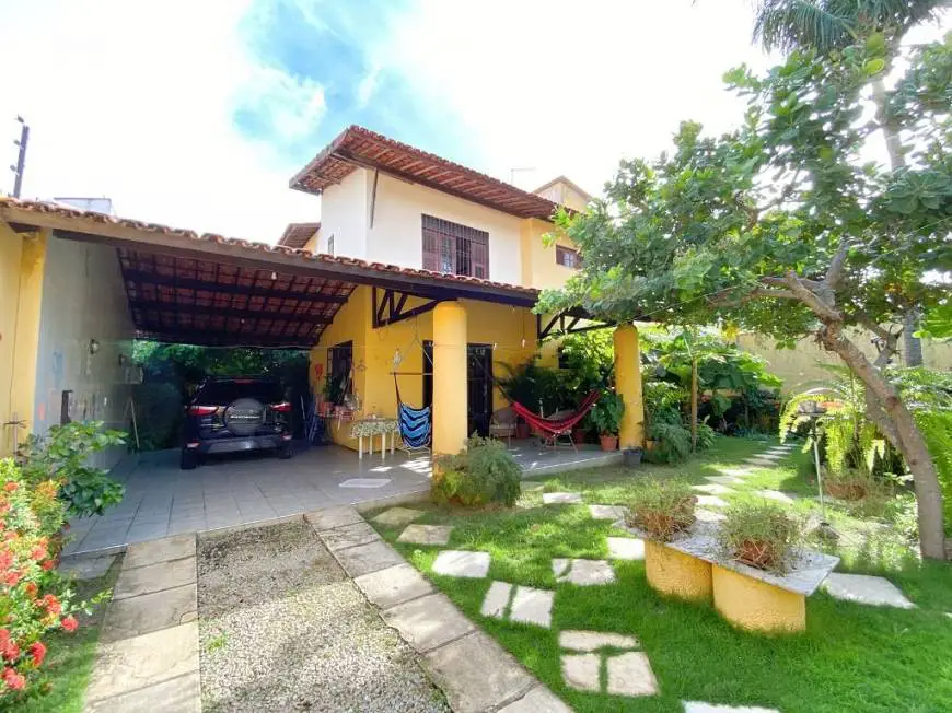 Foto 1 de Casa com 3 Quartos à venda, 235m² em Parque Manibura, Fortaleza