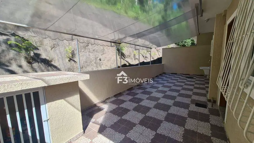 Foto 3 de Casa de Condomínio com 4 Quartos à venda, 147m² em Carlos Guinle, Teresópolis