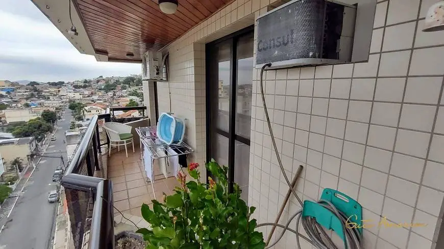 Foto 1 de Apartamento com 3 Quartos à venda, 167m² em Caonze, Nova Iguaçu