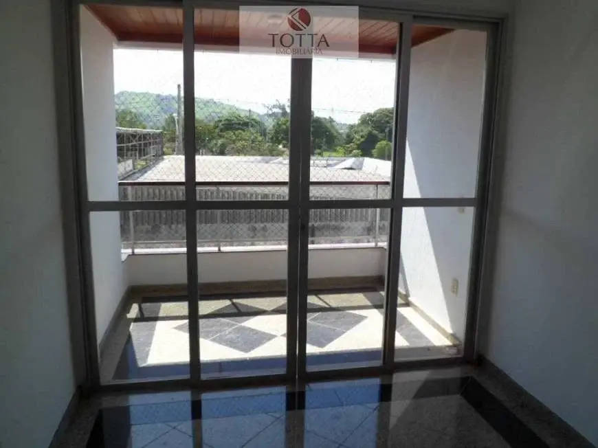 Foto 3 de Apartamento com 3 Quartos para alugar, 105m² em Jardim da Penha, Vitória
