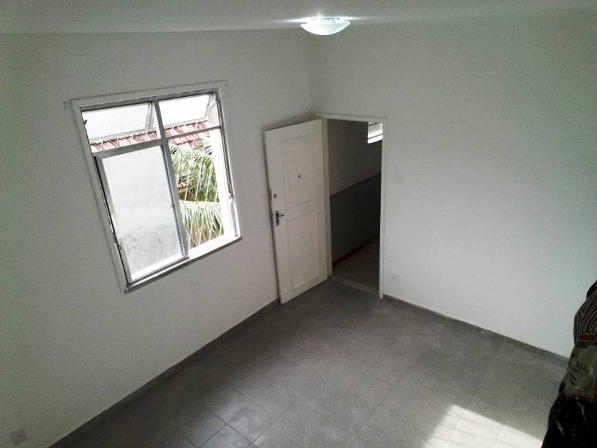 Foto 2 de Casa com 1 Quarto para alugar, 80m² em Cascadura, Rio de Janeiro