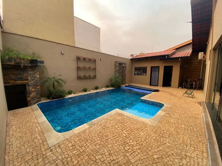 Foto 1 de Casa com 3 Quartos à venda, 261m² em Jardim Allah, Barretos