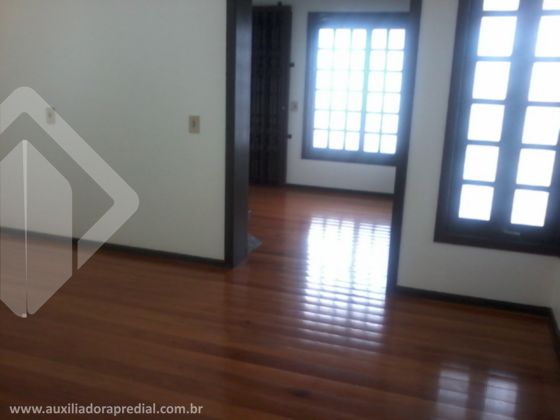Foto 1 de Casa com 3 Quartos à venda, 335m² em Jardim Itú Sabará, Porto Alegre