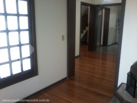 Foto 4 de Casa com 3 Quartos à venda, 335m² em Jardim Itú Sabará, Porto Alegre