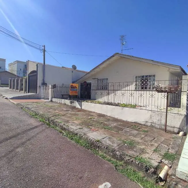 Foto 1 de Casa com 5 Quartos para alugar, 120m² em Uvaranas, Ponta Grossa