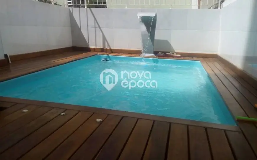 Foto 1 de Casa com 7 Quartos à venda, 550m² em Grajaú, Rio de Janeiro