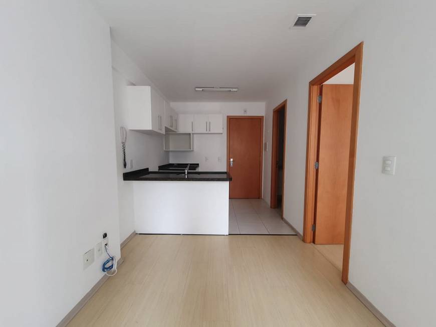 Foto 4 de Apartamento com 1 Quarto para alugar, 47m² em Centro, Curitiba