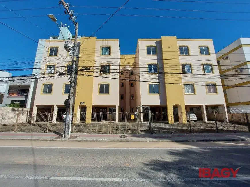 Foto 1 de Apartamento com 2 Quartos para alugar, 60m² em Kobrasol, São José