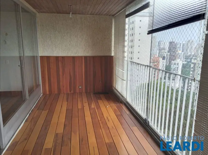 Foto 5 de Apartamento com 4 Quartos para venda ou aluguel, 210m² em Morumbi, São Paulo