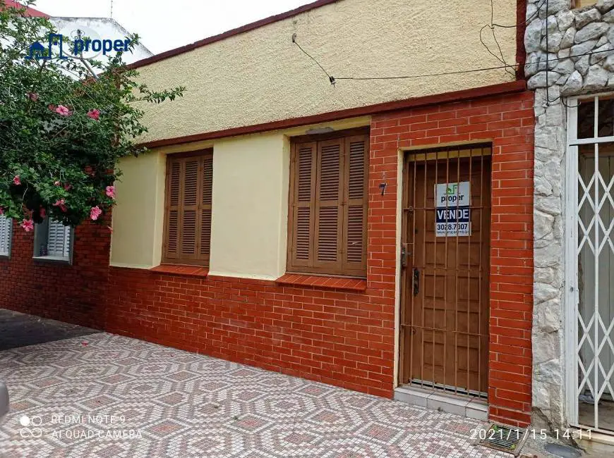 Foto 1 de Casa com 2 Quartos à venda, 54m² em Centro, Pelotas