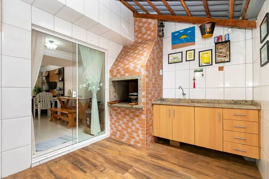 Foto 1 de Casa com 3 Quartos à venda, 135m² em Novo Mundo, Curitiba