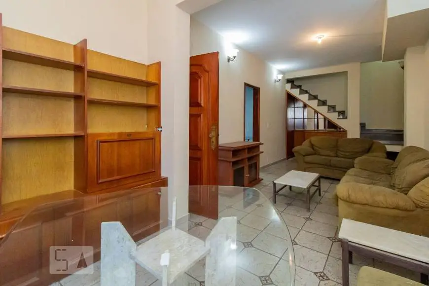 Foto 1 de Casa com 3 Quartos para alugar, 100m² em Olaria, Rio de Janeiro