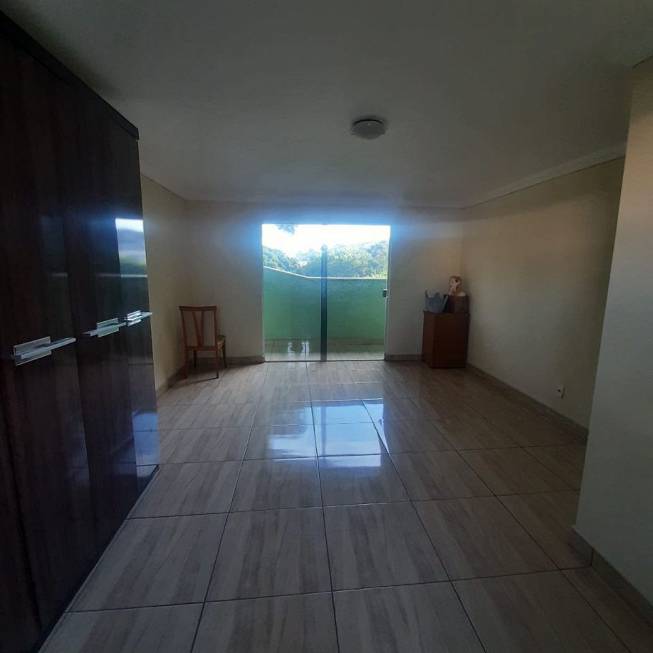 Foto 2 de Casa com 4 Quartos à venda, 150m² em Piratininga Venda Nova, Belo Horizonte