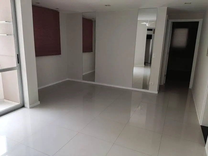 Foto 3 de Apartamento com 2 Quartos para alugar, 72m² em Gleba Palhano, Londrina