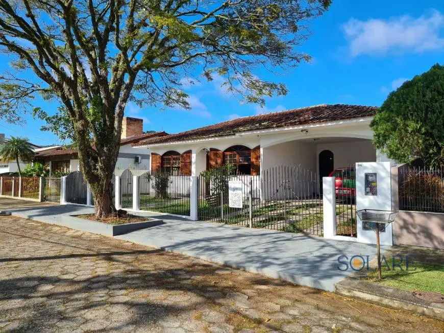 Foto 1 de Casa com 3 Quartos à venda, 248m² em Córrego Grande, Florianópolis