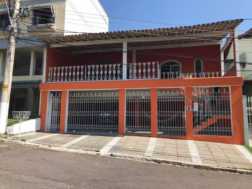 Foto 1 de Casa de Condomínio com 3 Quartos para alugar, 388m² em  Vila Valqueire, Rio de Janeiro