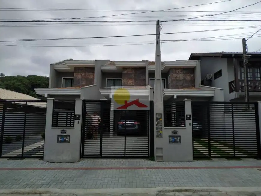 Foto 1 de Sobrado com 2 Quartos à venda, 124m² em São Marcos, Joinville