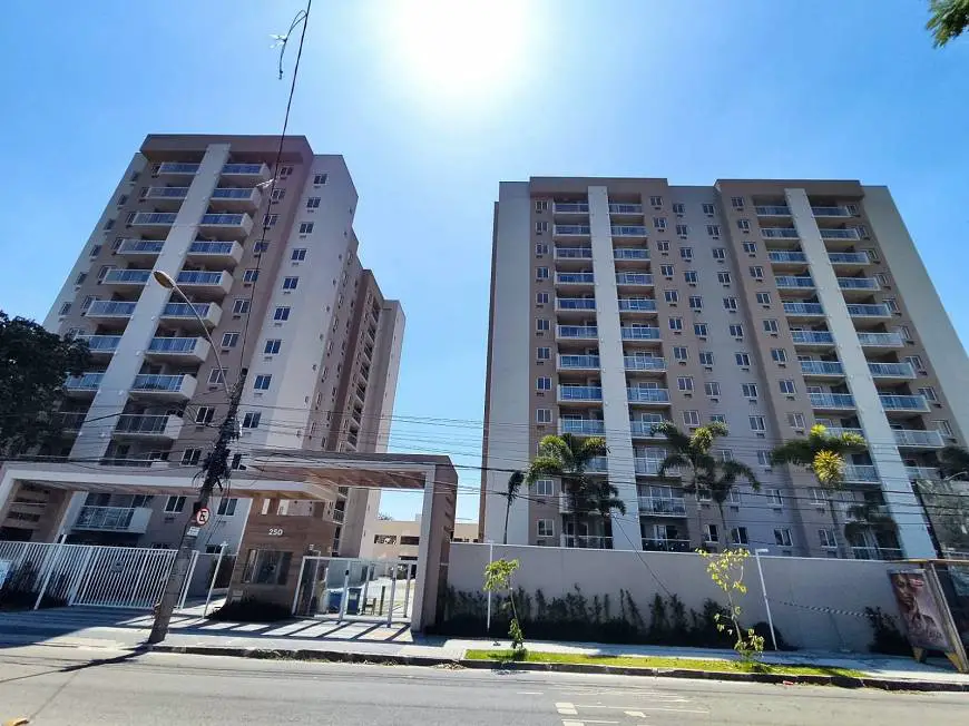 Foto 2 de Apartamento com 3 Quartos à venda, 68m² em Marechal Hermes, Rio de Janeiro