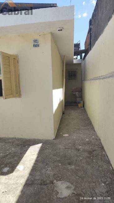 Foto 1 de Casa com 1 Quarto para alugar, 45m² em Vila Nova Galvão, São Paulo