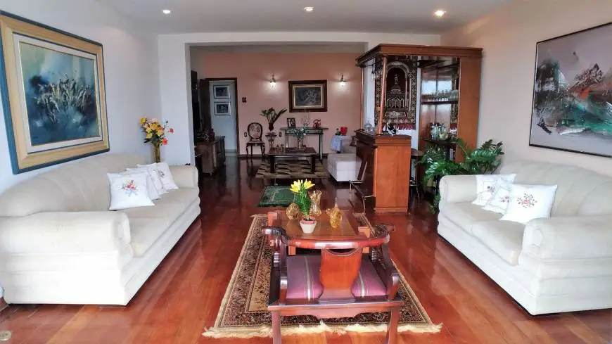 Foto 2 de Casa com 3 Quartos à venda, 250m² em Paraíso, Belo Horizonte
