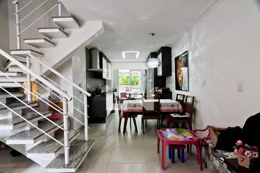 Foto 1 de Casa com 3 Quartos para alugar, 85m² em Parque São Domingos, São Paulo