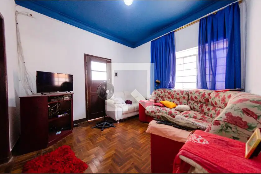 Foto 1 de Casa com 5 Quartos para alugar, 480m² em João Pinheiro, Belo Horizonte