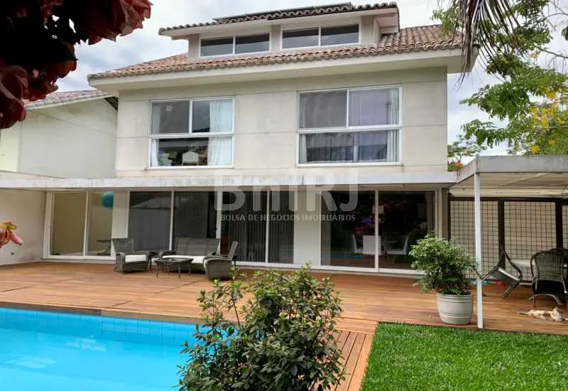 Foto 1 de Casa de Condomínio com 5 Quartos à venda, 500m² em Barra da Tijuca, Rio de Janeiro