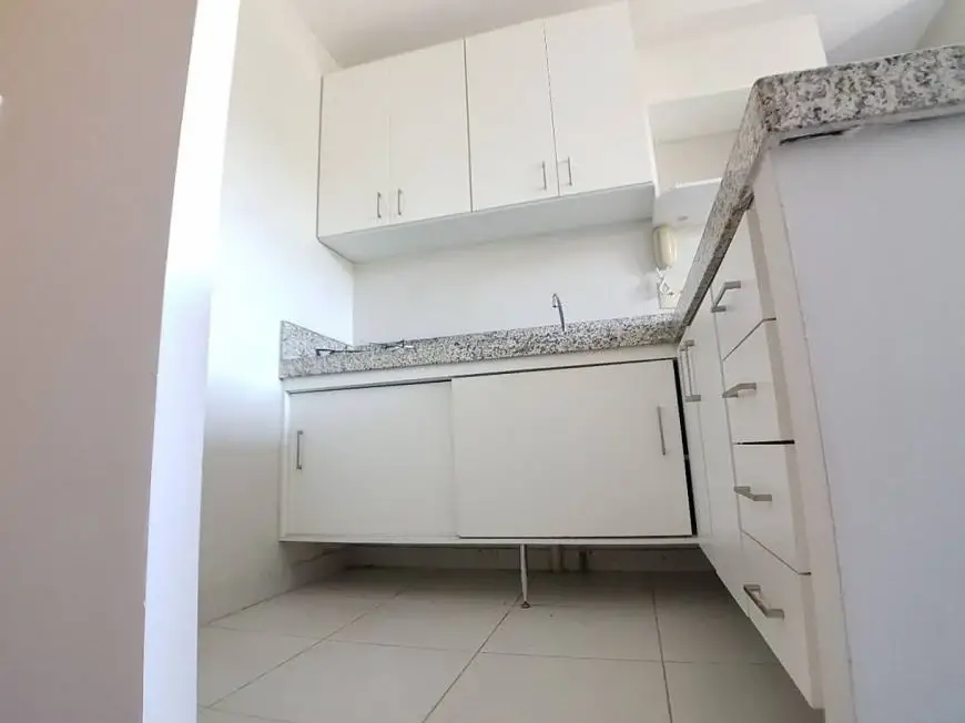 Foto 2 de Kitnet com 1 Quarto para venda ou aluguel, 35m² em Coração Eucarístico, Belo Horizonte