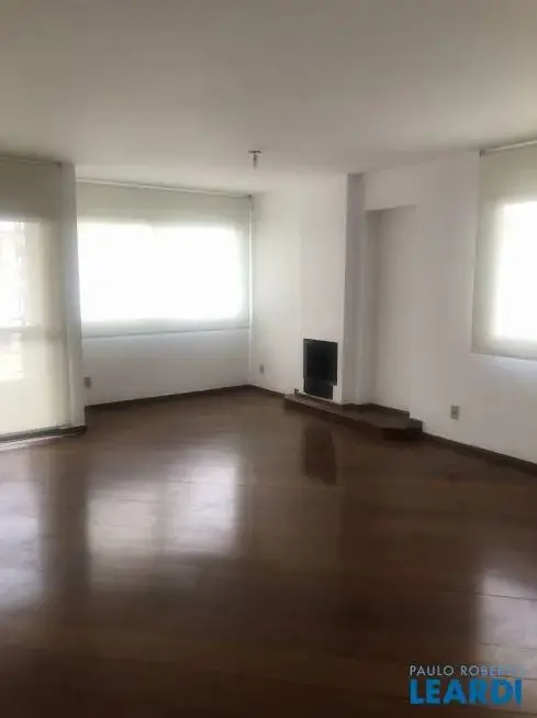 Foto 3 de Apartamento com 4 Quartos para alugar, 198m² em Itaim Bibi, São Paulo