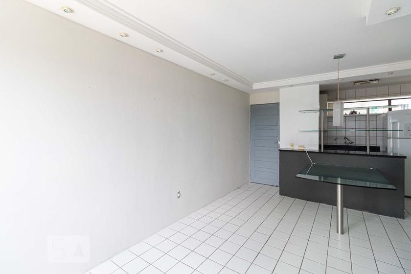 Foto 3 de Apartamento com 3 Quartos para alugar, 65m² em Rosarinho, Recife