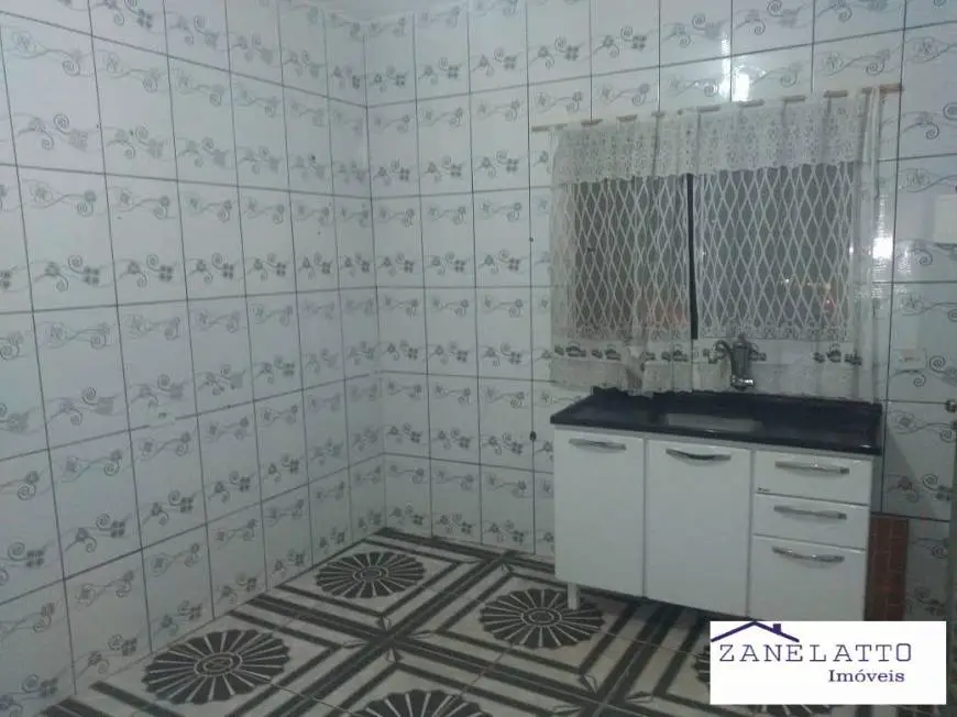 Foto 1 de Casa com 1 Quarto para alugar, 32m² em Campo Limpo, São Paulo