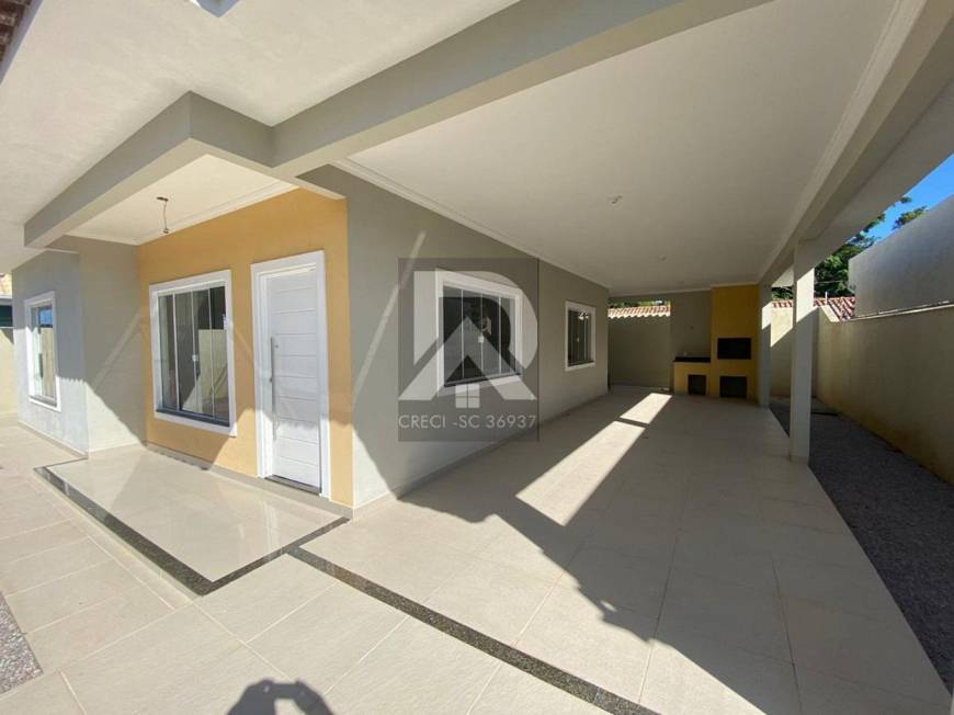 Foto 2 de Casa com 2 Quartos à venda, 153m² em Ingleses do Rio Vermelho, Florianópolis