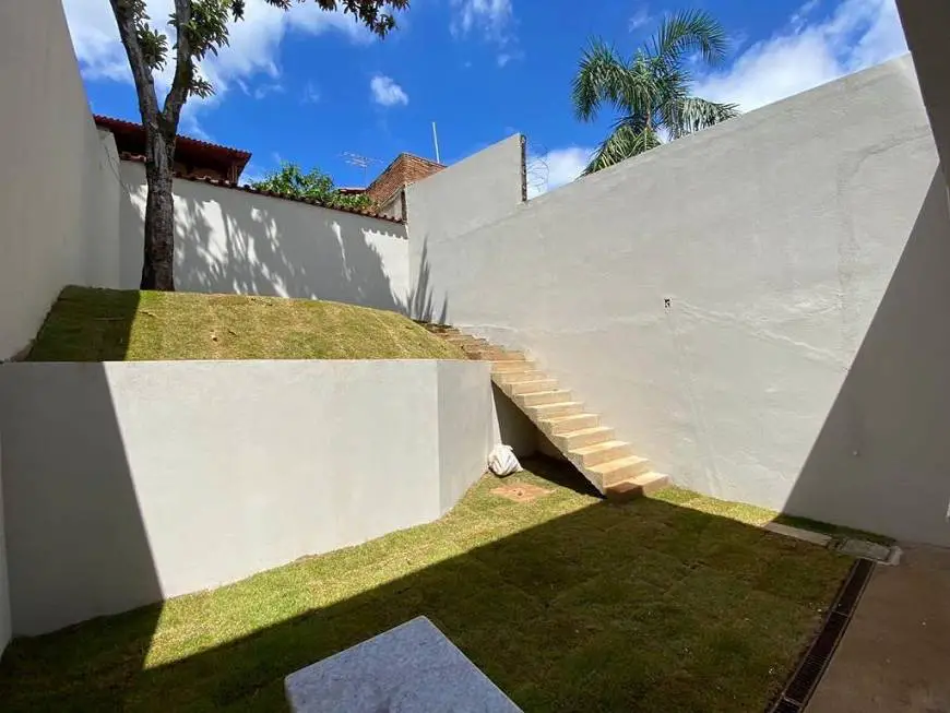 Foto 3 de Casa com 3 Quartos à venda, 114m² em Santa Amélia, Belo Horizonte