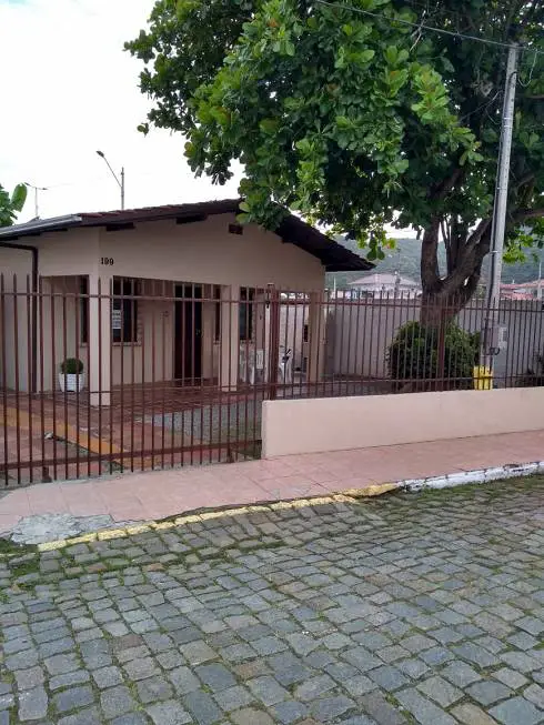 Foto 1 de Casa com 4 Quartos à venda, 100m² em Centro, Itapema