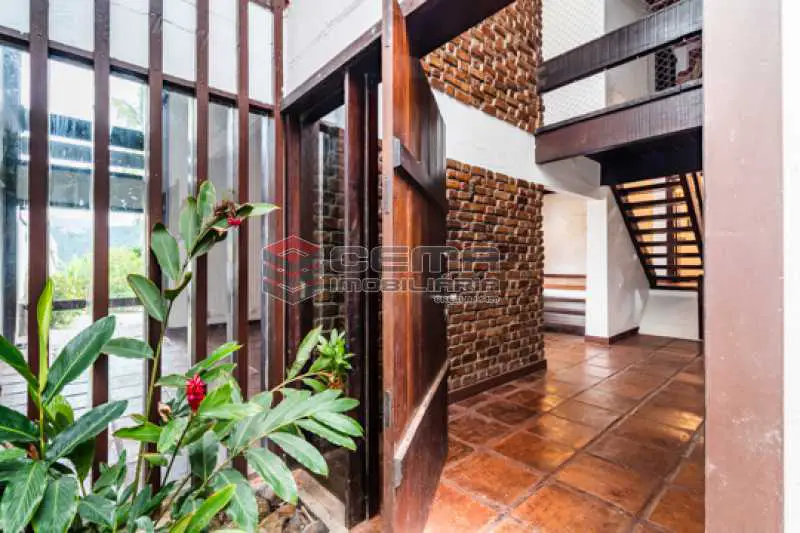 Foto 1 de Casa de Condomínio com 5 Quartos para alugar, 200m² em Laranjeiras, Rio de Janeiro