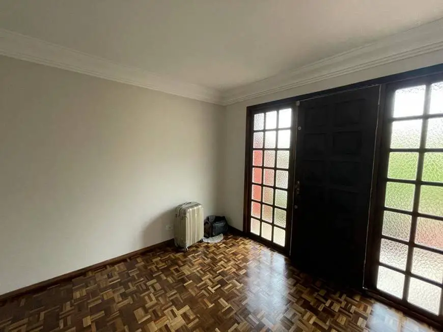 Foto 3 de Sobrado com 3 Quartos para alugar, 170m² em Abranches, Curitiba