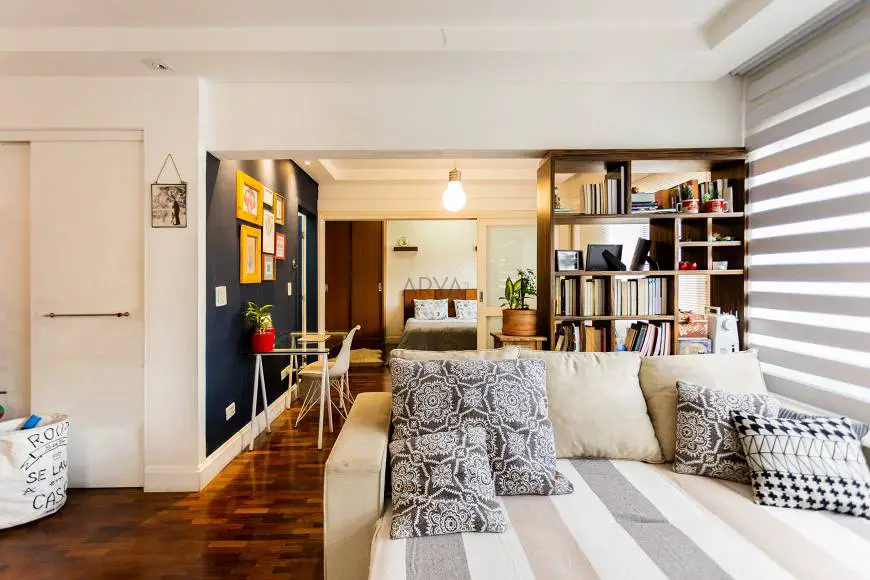 Foto 3 de Apartamento com 1 Quarto à venda, 72m² em Champagnat, Curitiba
