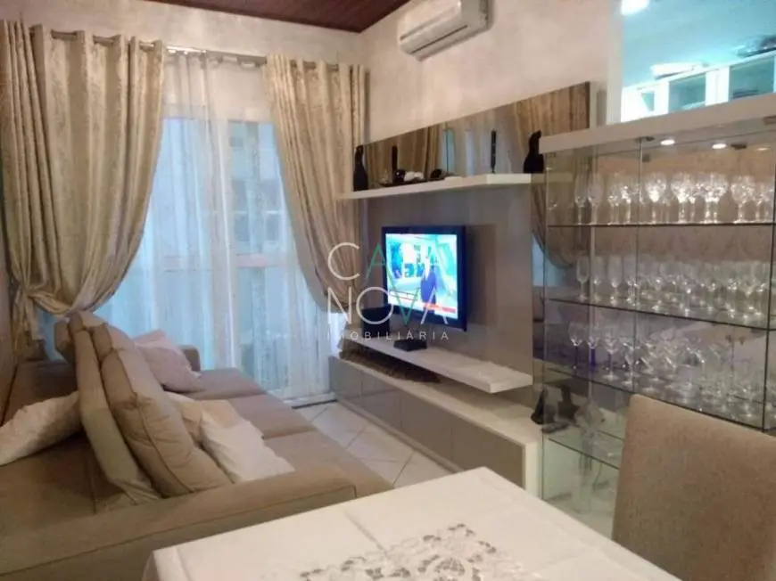 Foto 2 de Apartamento com 2 Quartos para alugar, 116m² em Gonzaga, Santos