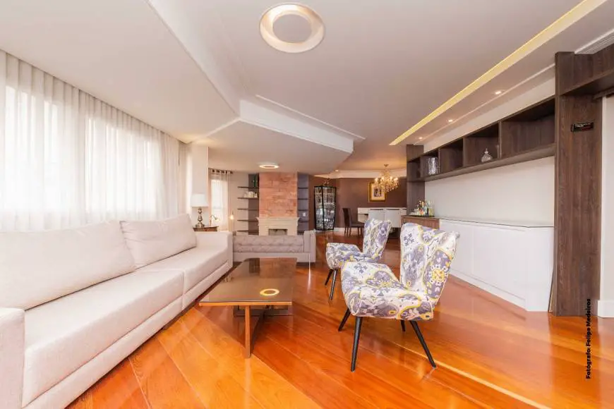 Foto 3 de Apartamento com 3 Quartos à venda, 230m² em Cabral, Curitiba