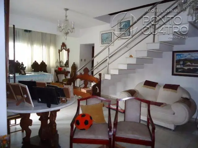 Foto 1 de Casa com 3 Quartos à venda, 492m² em Jardim Apipema, Salvador