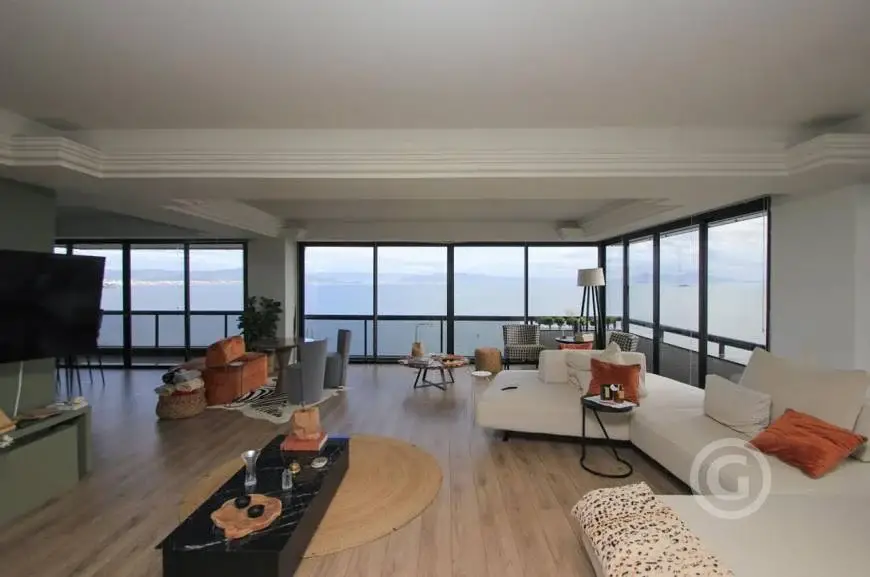 Foto 1 de Apartamento com 3 Quartos à venda, 253m² em Beira Mar, Florianópolis